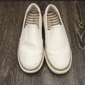Vionic Rae Slip Ons Ivory
